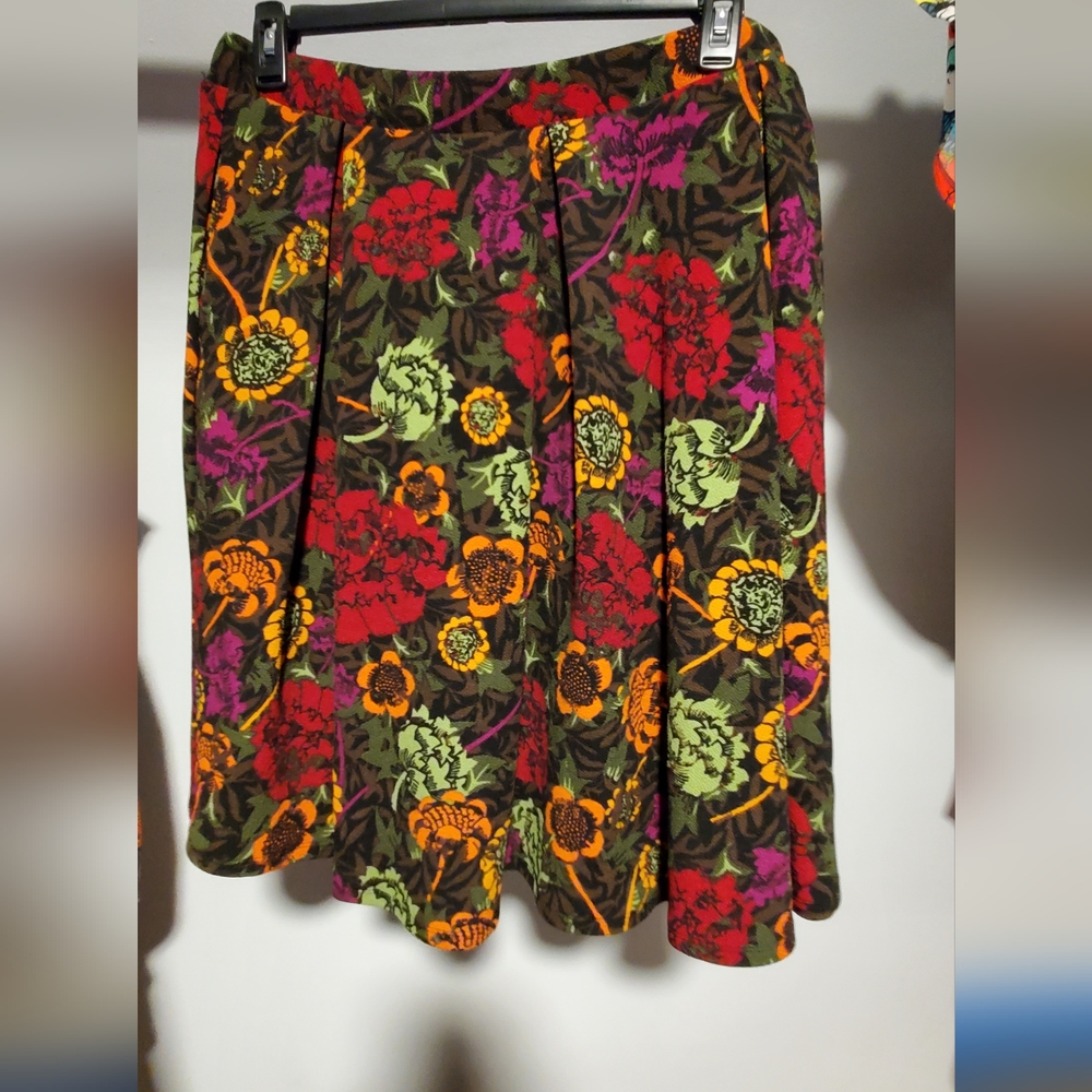 LulaRoe, 2XL, Madison, bright Flowered, Skirt with pockets!
